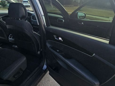Used 2016 Kia Sorento LX w/ LX Convenience Package image 15