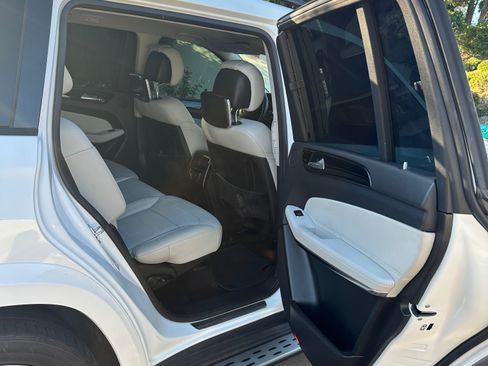 Used 2018 Mercedes-Benz GLS 550 4MATIC image 11