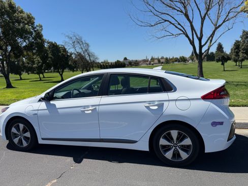 Used 2019 Hyundai Ioniq Limited w/ Ultimate Package 02 FWD image 8