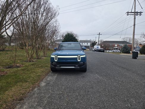 Used 2022 Rivian R1T Adventure image 6