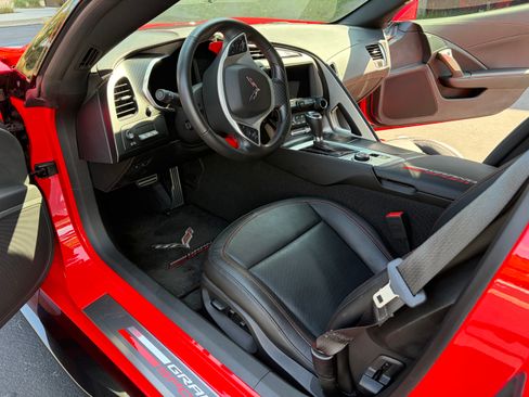 Used 2019 Chevrolet Corvette Grand Sport image 9