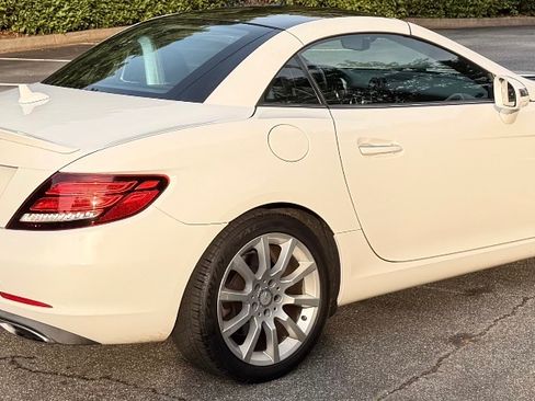 Used 2017 Mercedes-Benz SLC 300 image 8