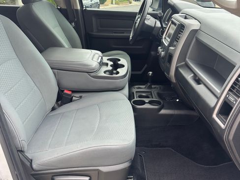Used 2018 RAM 2500 Tradesman w/ Chrome Appearance Group AWD/4WD image 9