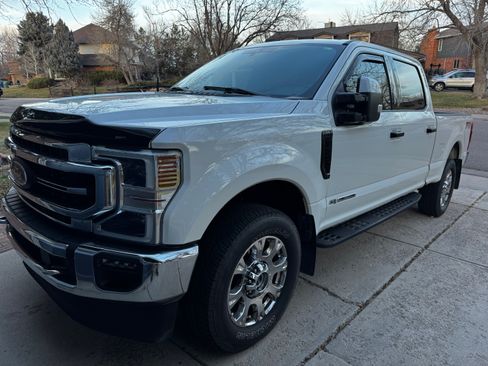 Used 2021 Ford F250 Lariat w/ Lariat Ultimate Package image 4