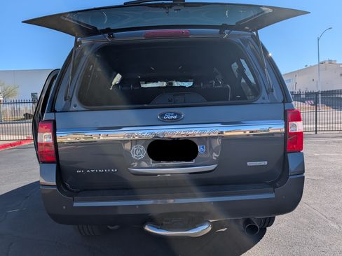 Used 2017 Ford Expedition EL Platinum image 11