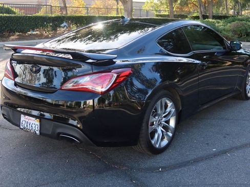 Used 2013 Hyundai Genesis 3.8 image 23