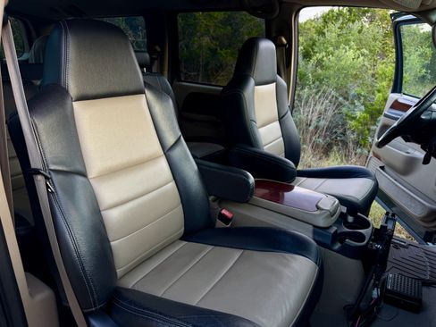 Used 2005 Ford Excursion Eddie Bauer AWD/4WD image 10