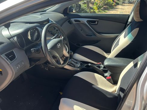 Used 2013 Hyundai Elantra GLS image 8