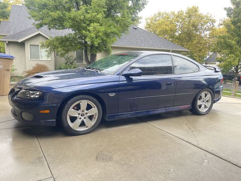 Used 2005 Pontiac GTO RWD image 2
