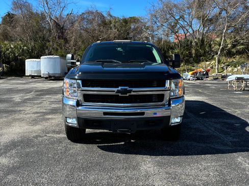 Used 2009 Chevrolet Silverado 3500 LTZ w/ LTZ Plus Package image 2