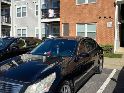 Used 2009 INFINITI G37 x Sedan w/ Premium Pkg image 4