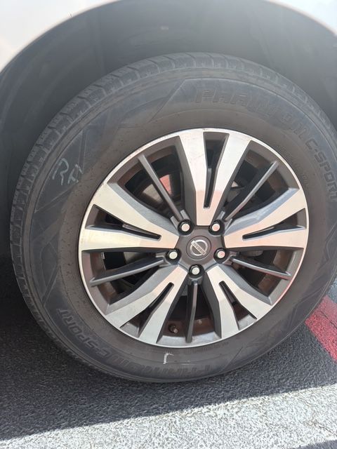Used 2017 Nissan Pathfinder SV FWD image 24