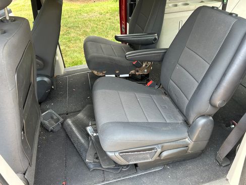 Used 2008 Dodge Grand Caravan SE image 8