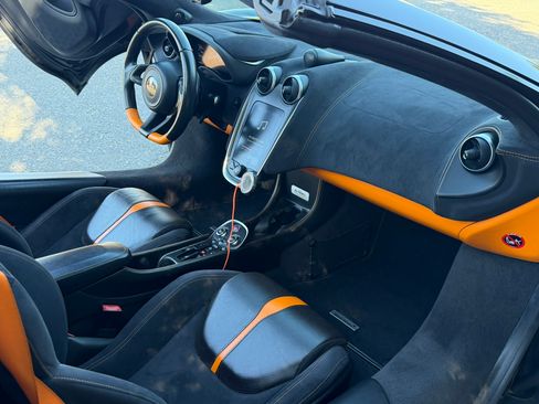 Used 2018 McLaren 570S Spider RWD image 16