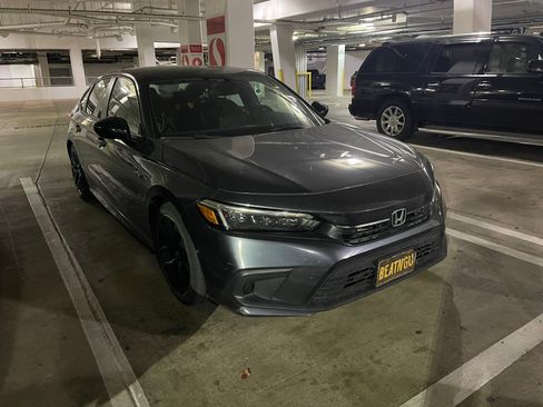 Used 2023 Honda Civic Sport image 2