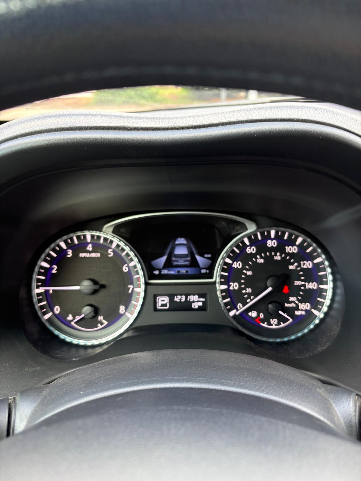 Used 2013 INFINITI JX35 FWD w/ Premium Pkg image 9