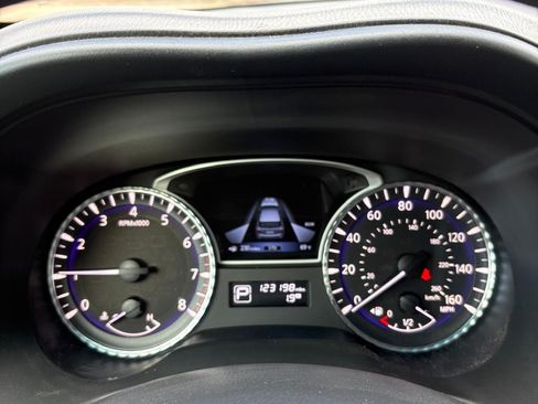 Used 2013 INFINITI JX35 FWD w/ Premium Pkg image 9