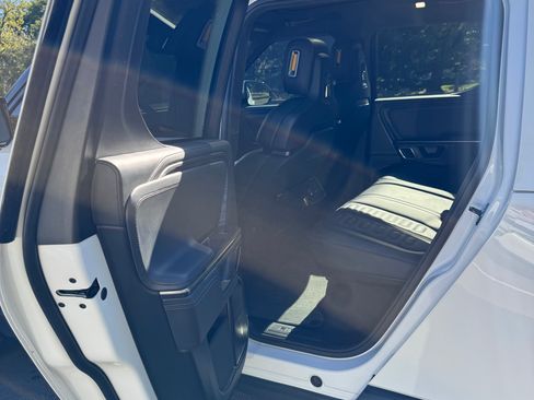 Used 2022 Rivian R1T Launch Edition image 11