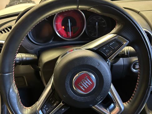 Used 2017 FIAT 124 Spider Abarth image 8