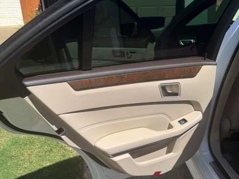 Used 2016 Mercedes-Benz E 350 Sedan image 20