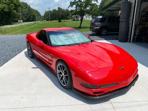 Used 2004 Chevrolet Corvette Z06 w/ Memory Package RWD image 26