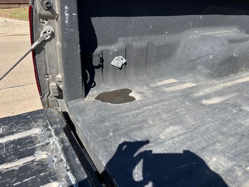 Used 2003 Ford F250 XLT image 9