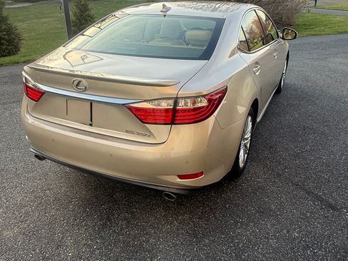 Used 2013 Lexus ES 350 w/ Luxury Pkg image 6