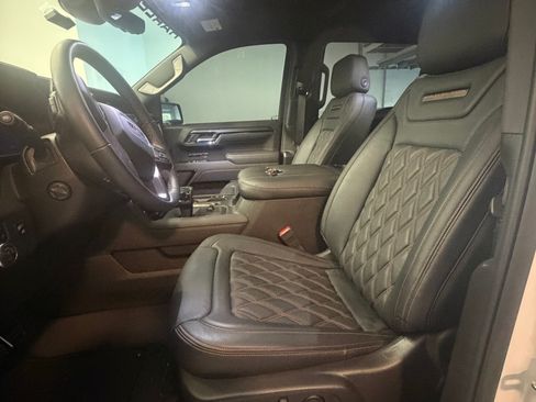 Used 2025 GMC Sierra 1500 AT4 w/ AT4 Premium Package image 10