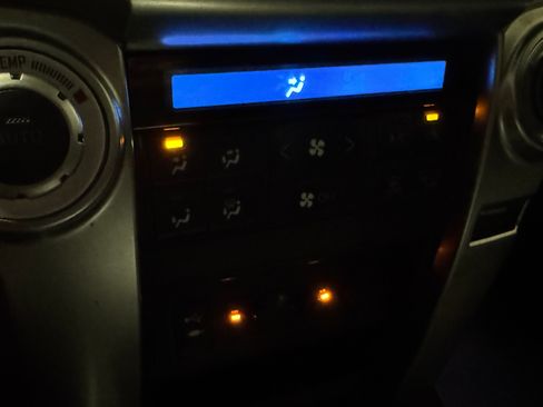 Used 2014 Toyota 4Runner Limited image 24