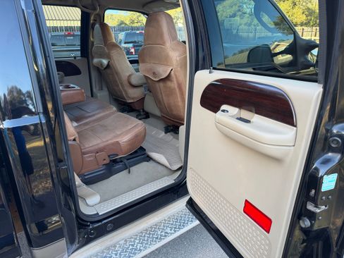 Used 2006 Ford F250 King Ranch image 16