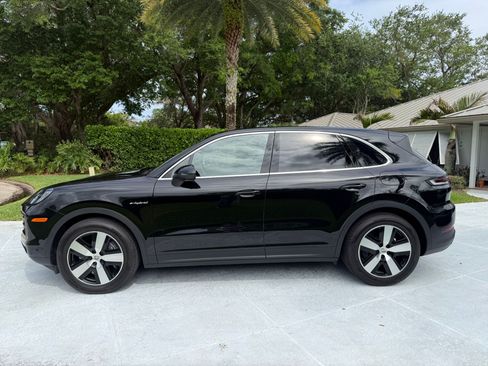 Used 2024 Porsche Cayenne image 5