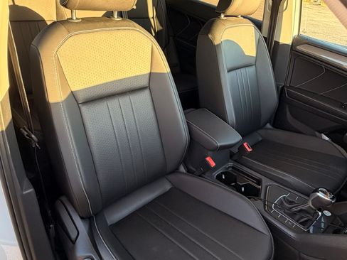 Used 2023 Volkswagen Tiguan SE image 22