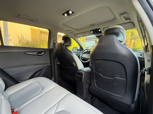 Used 2023 Kia Niro EX Touring image 19