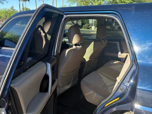 Used 2014 Toyota 4Runner SR5 image 10