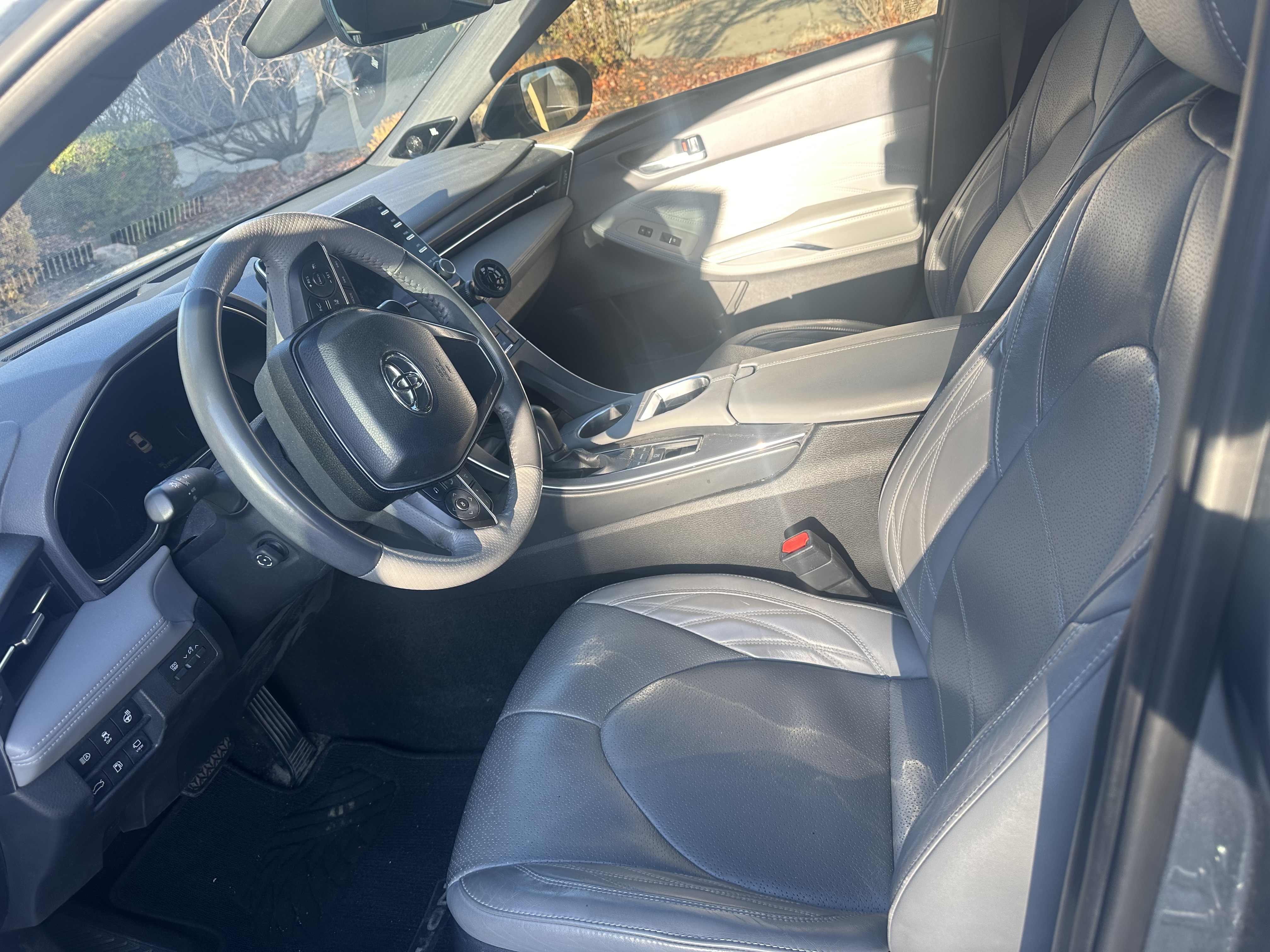 Used 2019 Toyota Avalon Limited w/ Advanced Safety Package FWD image 4