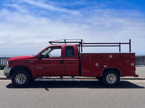 Used 2003 Ford F250 XLT AWD/4WD image 1