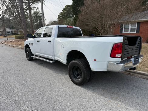 Used 2018 RAM 3500 Tradesman w/ Chrome Appearance Group image 13