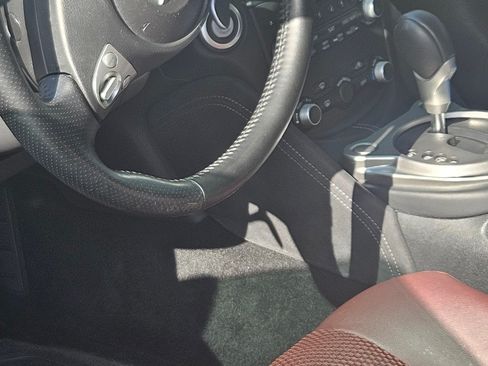 Used 2016 Nissan 370Z Touring Sport image 9
