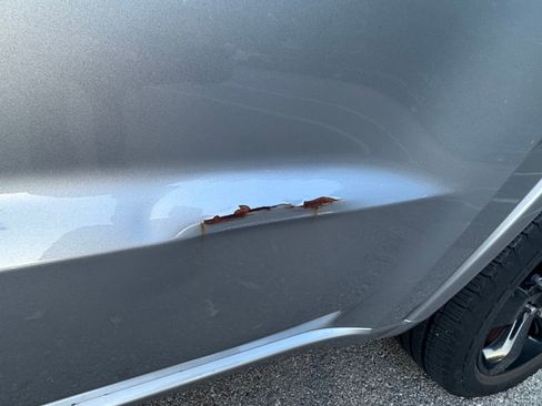 Used 2015 Jeep Grand Cherokee Altitude image 16