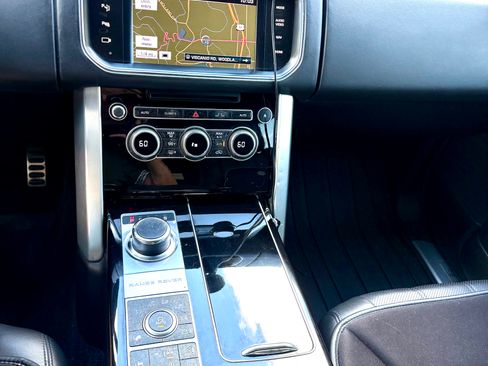 Used 2014 Land Rover Range Rover Supercharged image 8