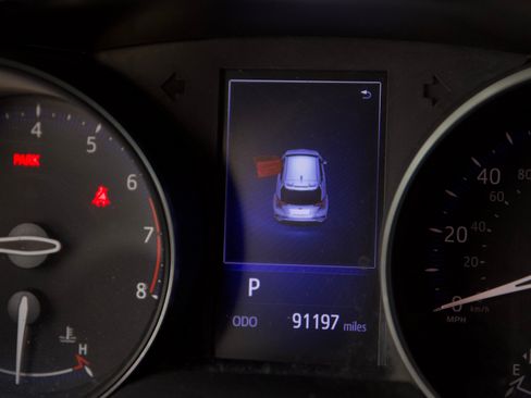 Used 2018 Toyota C-HR XLE FWD image 16