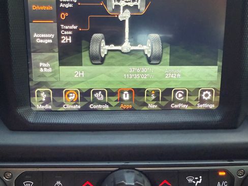 Used 2020 Jeep Gladiator Overland AWD/4WD image 29