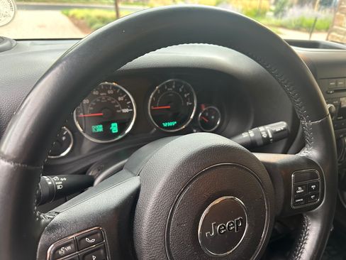 Used 2015 Jeep Wrangler Unlimited Sport w/ Quick Order Package 24S AWD/4WD image 5