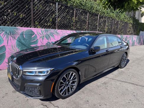 Used 2020 BMW 740i w/ M Sport Package image 1