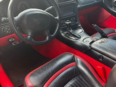 Used 2002 Chevrolet Corvette Coupe w/ Preferred Equipment Group1 image 8