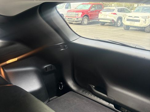 Used 2019 Jeep Cherokee Latitude Plus FWD image 9