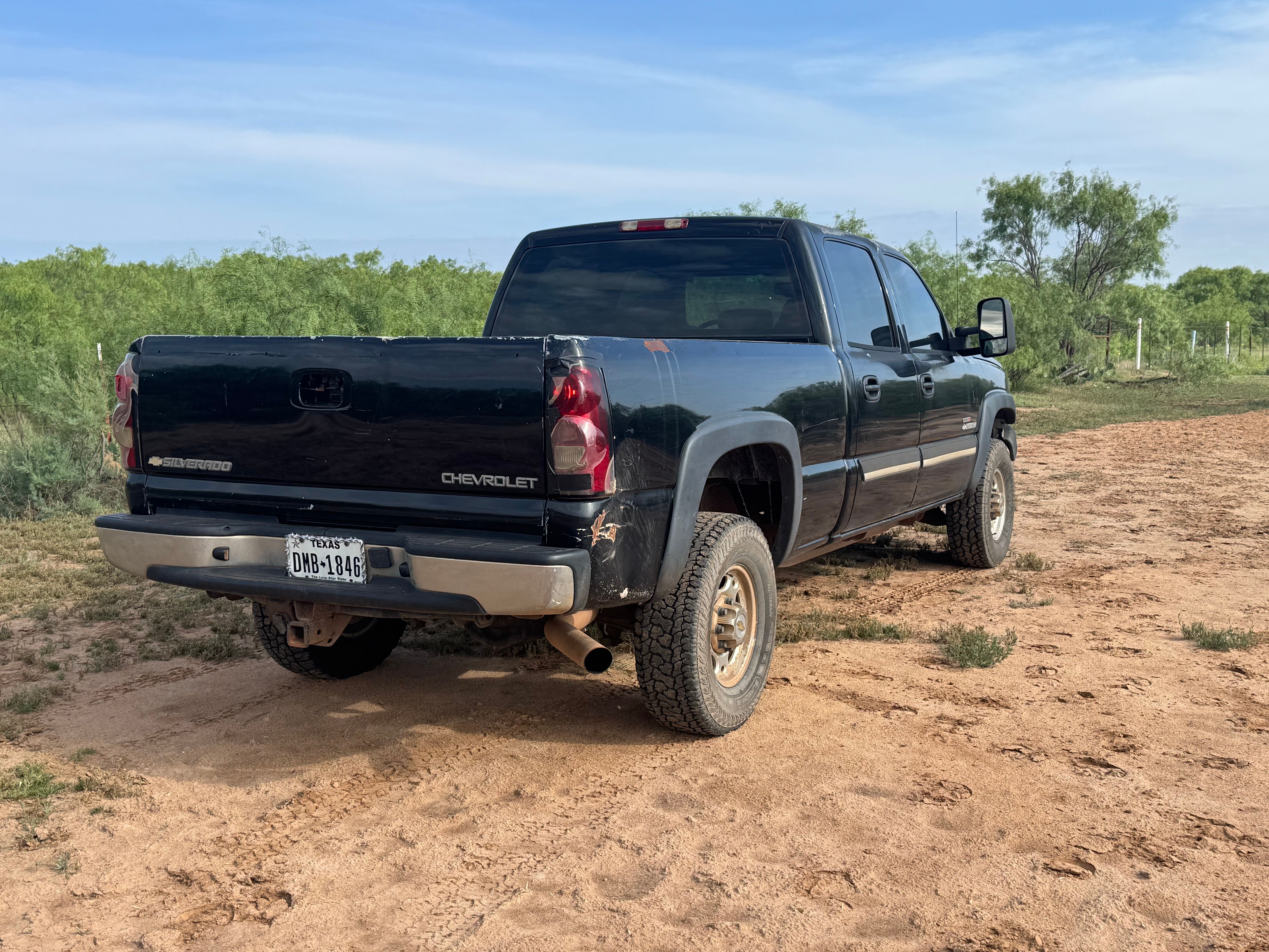 Used 2004 Chevrolet Silverado 2500 LS w/ Heavy-Duty Power Package RWD image 4