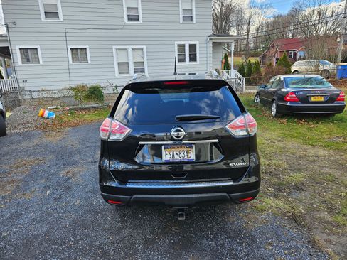 Used 2016 Nissan Rogue SV w/ SV Premium Package image 10