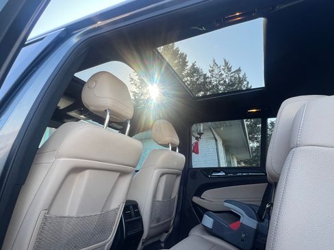 Used 2018 Mercedes-Benz GLS 450 4MATIC image 10