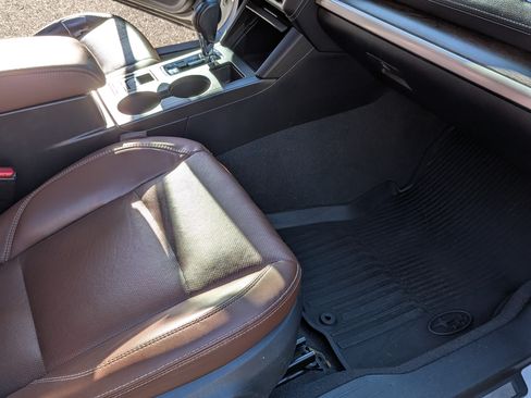 Used 2018 Subaru Outback 2.5i Touring image 15